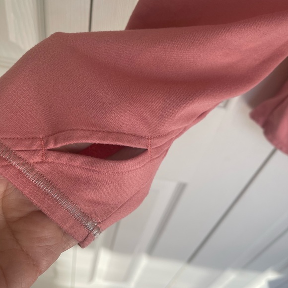 Lady’s jogging suit - Picture 2 of 4